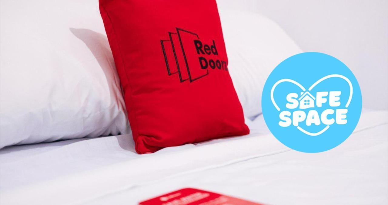 Reddoorz Plus Near Naia Expressway Pasay Bagian luar foto