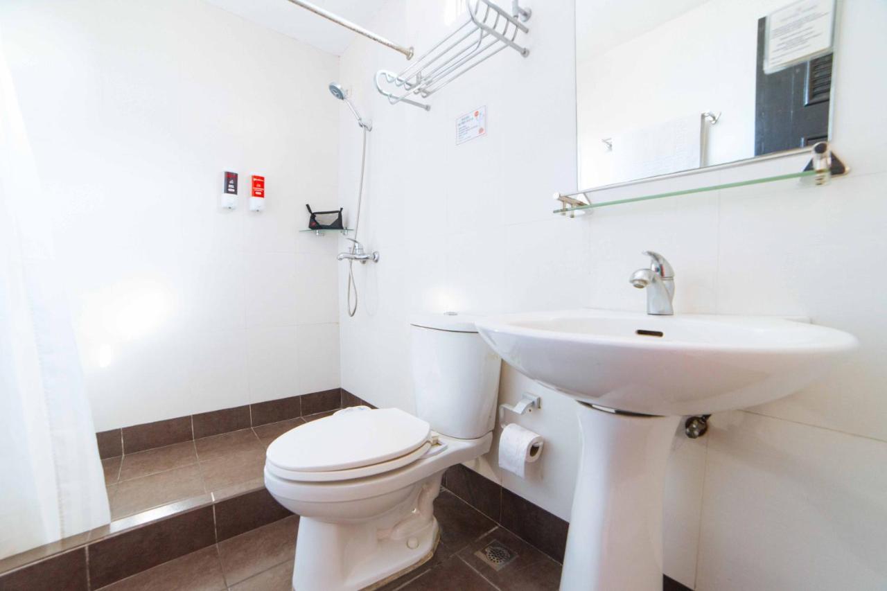 Reddoorz Plus Near Naia Expressway Pasay Bagian luar foto