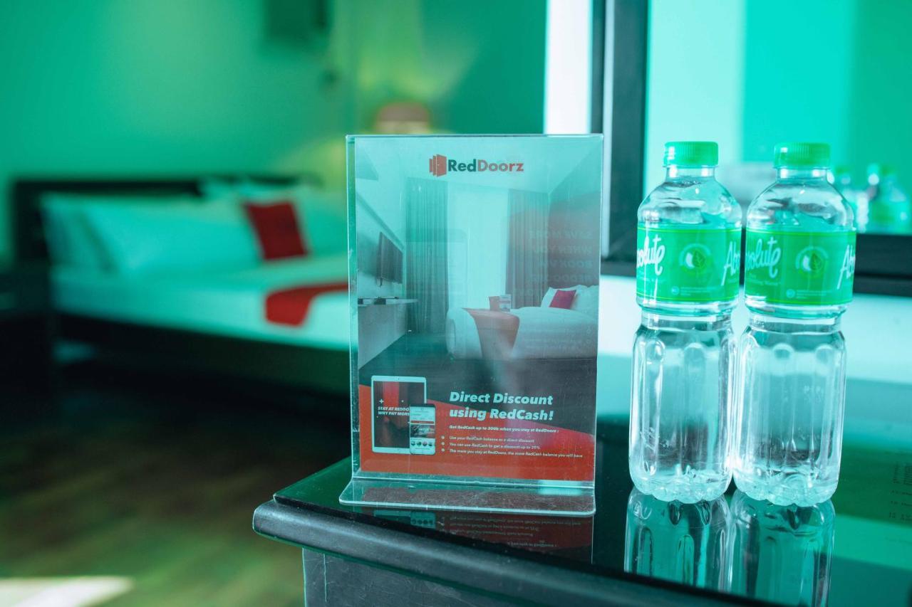 Reddoorz Plus Near Naia Expressway Pasay Bagian luar foto